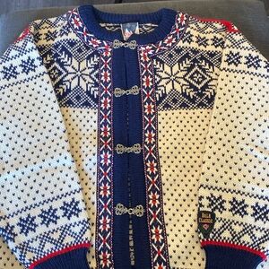 Dale of Norway ! 100% Wool cardigan